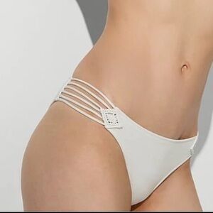 NWT Victoria’s Secret Cheeky Macrame Bikini Bottoms in Coconut White